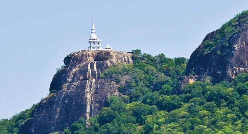 දිඹුලාගල ආරණ්‍ය සේනාසනයේ විදුලිය විසන්ධි කෙරේ..